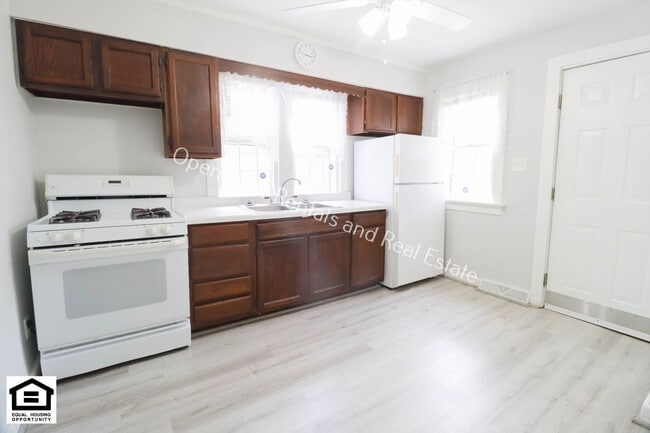 Photo - 3406 Illamna Ave