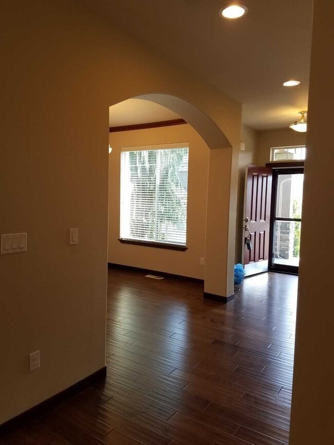 Photo - Coming for late month, move in in October!...