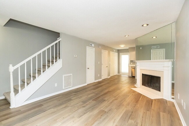 Photo - 2827 Dayton Blvd Unit 6