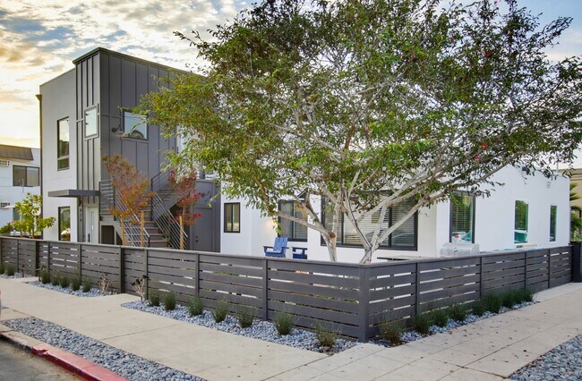 426-426 Arbor Dr Unit 422-Upper Unit