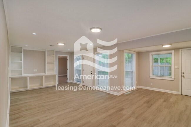 Photo - 2716 Colonial Dr