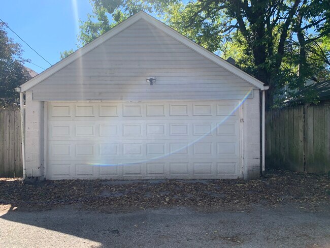 Photo - 154 E Gates St