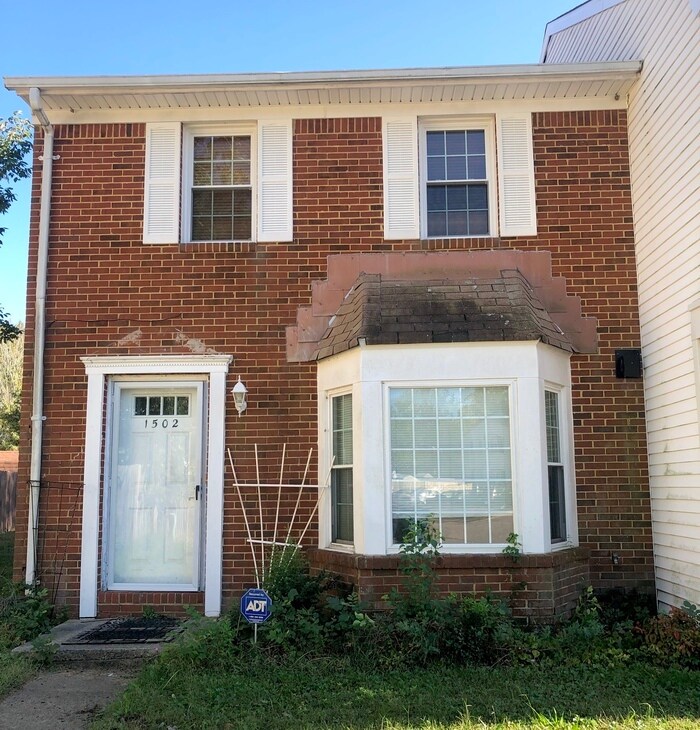 3 BEDROOM END UNIT TOWNHOUSE FOR RENT IN V... - 3 BEDROOM END UNIT TOWNHOUSE FOR RENT IN V...