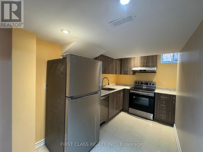 Photo - 3162 Caulfield Crescent