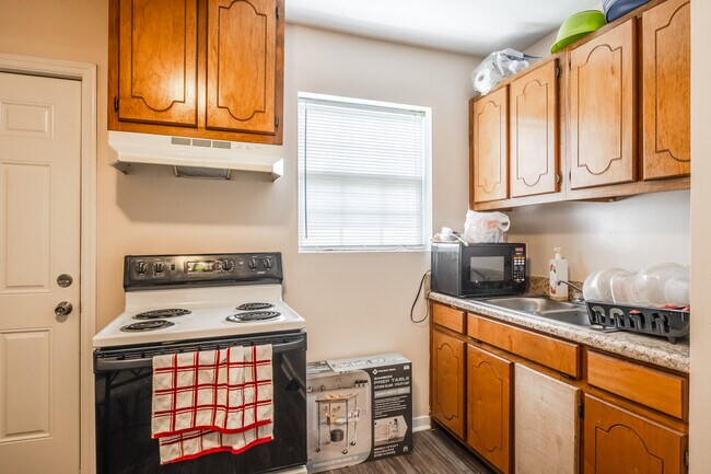 Photo - Evergreen Apartments