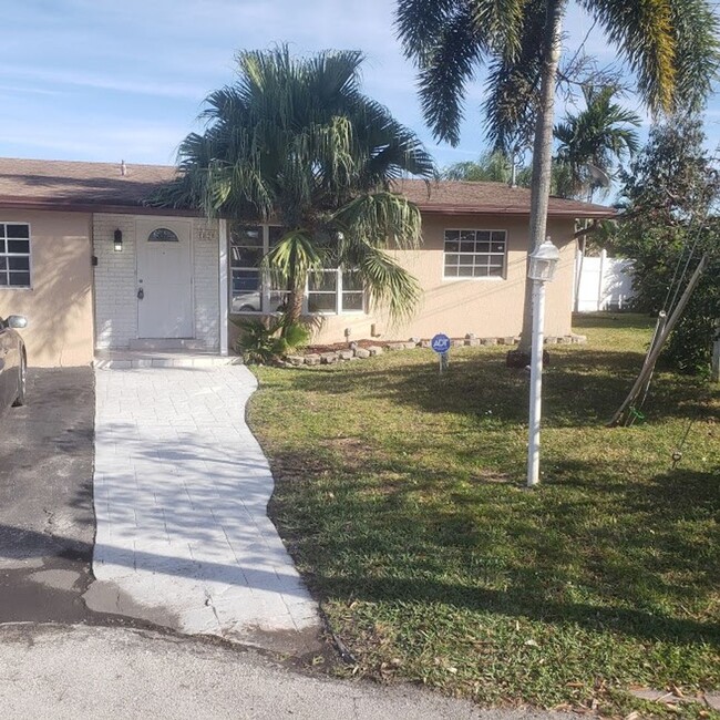 BEAUTIFUL HOUSE WITH POOL AND WATERFRONT 3... - BEAUTIFUL HOUSE WITH POOL AND WATERFRONT 3...