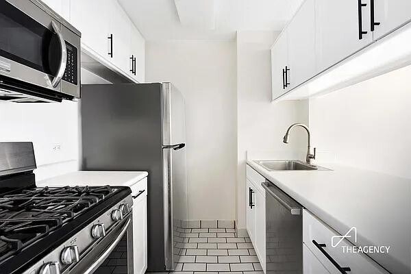 Photo - 200 Rector Pl Unit 24K