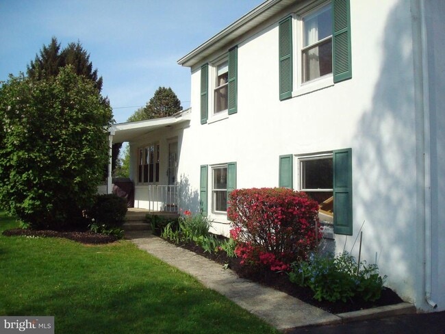 Photo - 1346 Faucett Dr