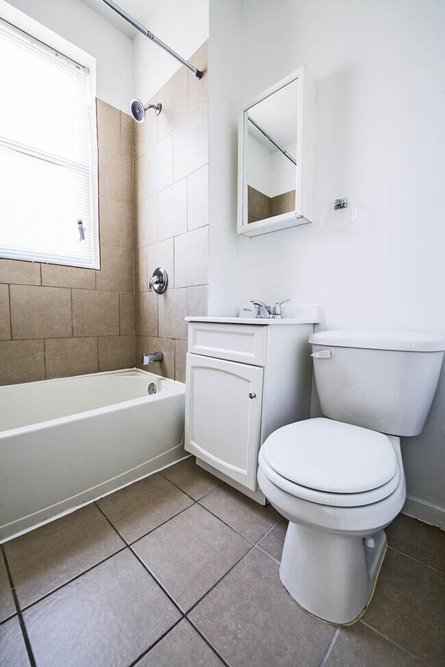 Photo - 7055 S St Lawrence Ave Chicago, IL 60637