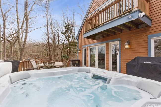 Photo - 1745 Bayview Ave