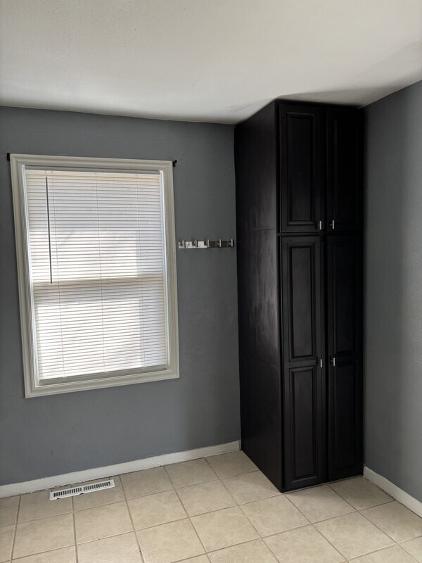 2921 S Madison Ave Unit 1