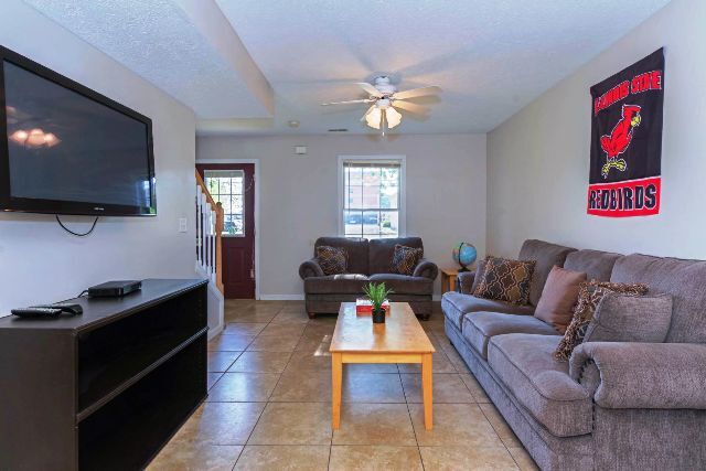 Photo - 605 Kingsley St