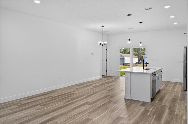 Photo - 1852 W Quaker Ln