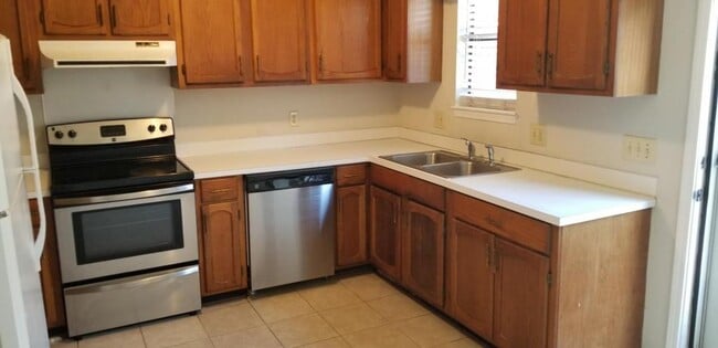 Photo - 18 Upton Ct Dr