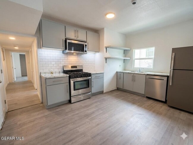 Photo - 2807 Grant Ave