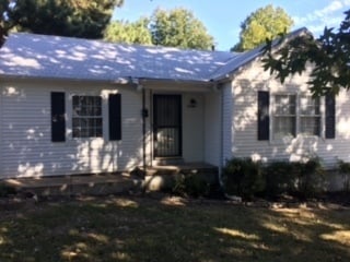 2bed/1bath House NEW PAINT! - 2bed/1bath House NEW PAINT!