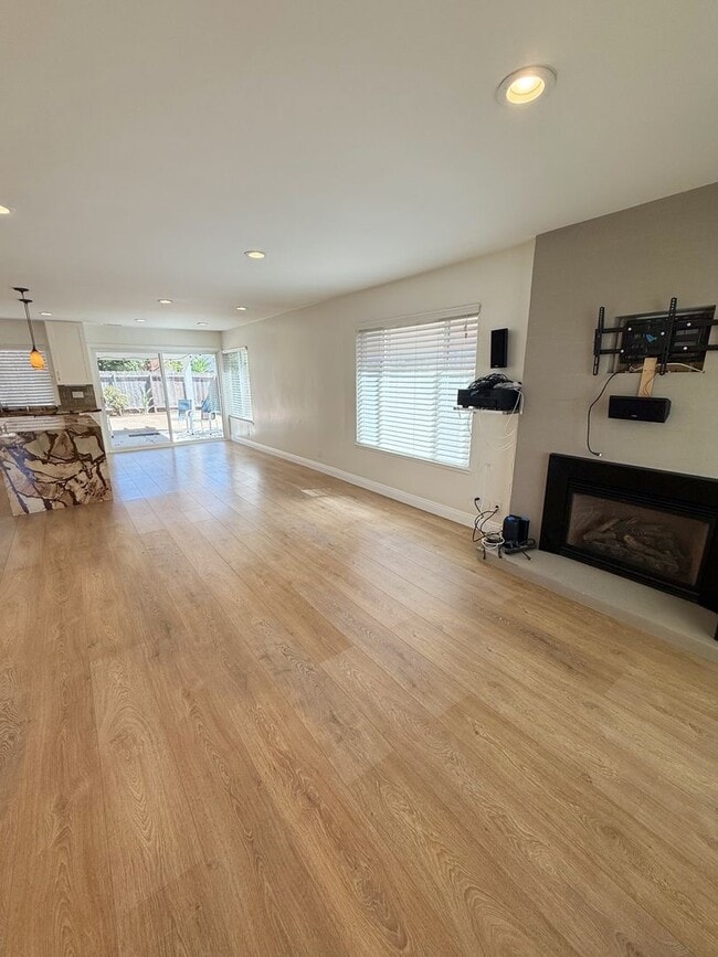 Photo - Beautifully Upgraded 4 Bed/2 Bath Single-L...