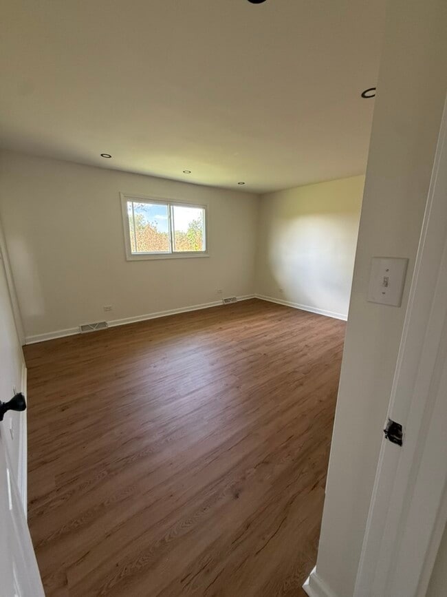 Photo - 17800 Wolf Rd