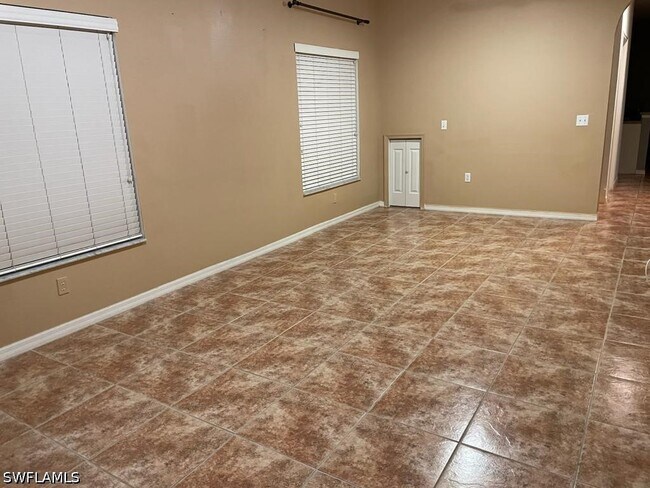 3265 Amanda Ln