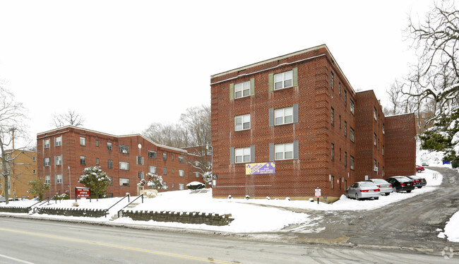 Building Photo - Fifth Avenue Gardens Rental