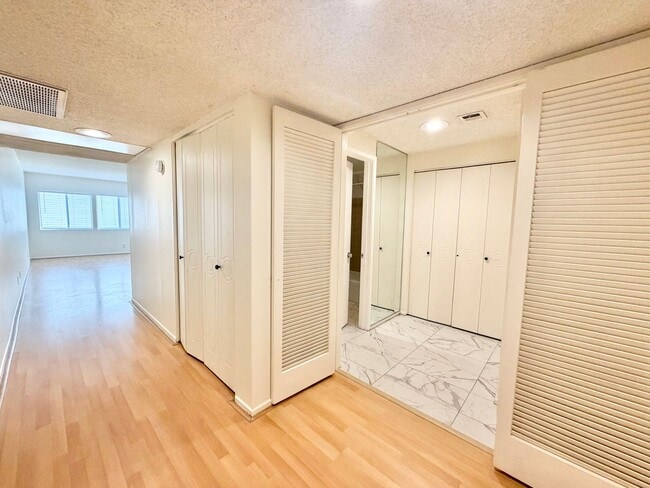 Photo - AVAILABLE NOW!! Studio - 1 Bathroom Condo near Downtown Palm Springs! Unit 125