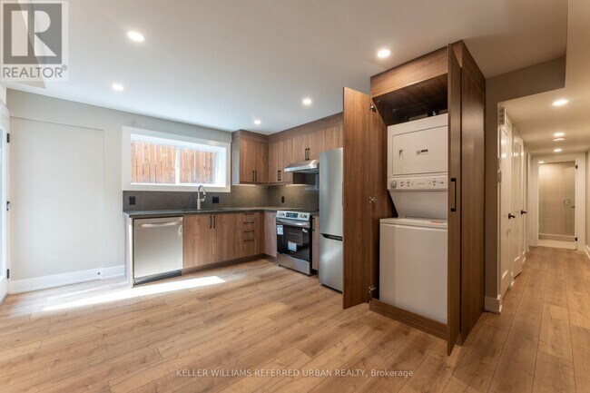 Photo - 352 Jones Ave
