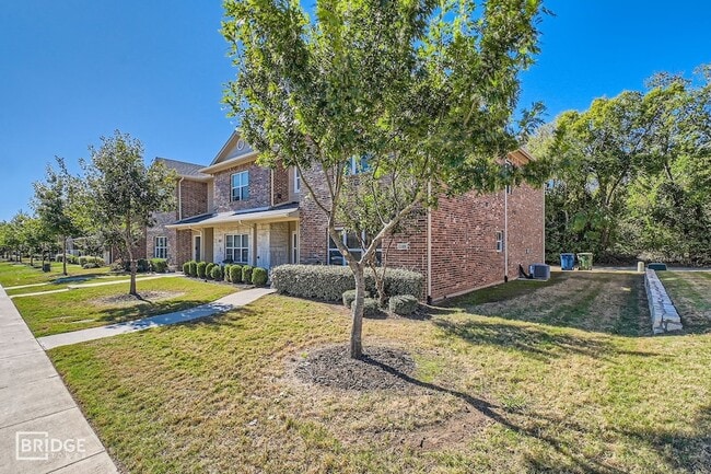 Photo - 1412 Lakecrest Ln Townhome
