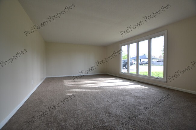 Photo - 2417 Essington Rd