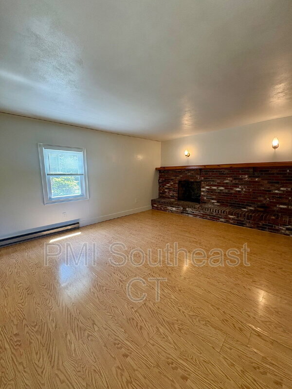 Photo - 226 Pequot Ave