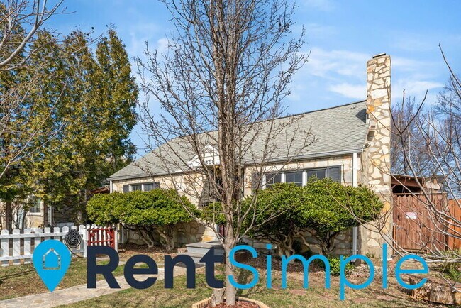 Photo - 3306 Memorial St