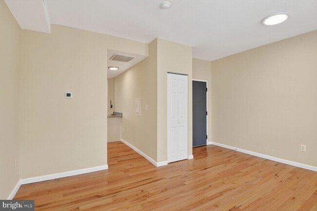 Photo - 1648 Park Rd NW Unit 5