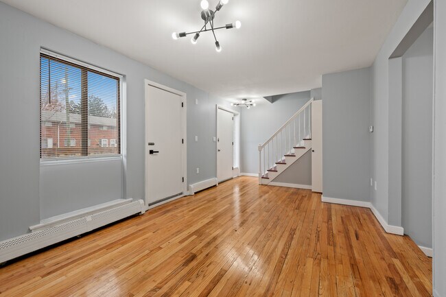 Photo - 10 Henderson Dr Unit C
