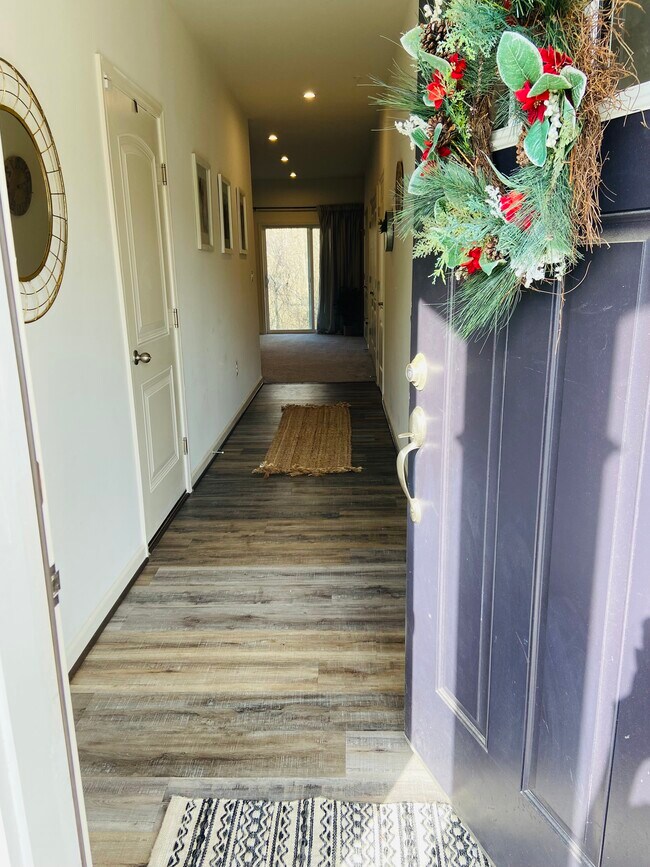 Photo - 1344 Hawk Hollow Dr