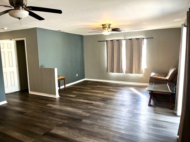 Photo - 715 SE 47th St