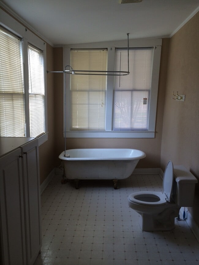 Photo - 703 N Toombs St