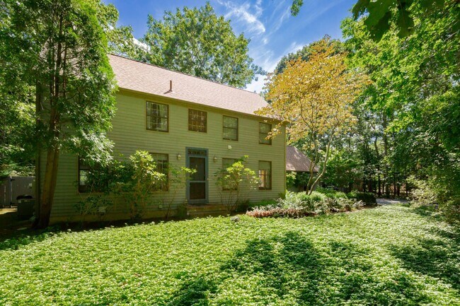 Photo - 647 Narrow Ln