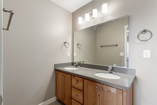 Meadowcreek Townhomes