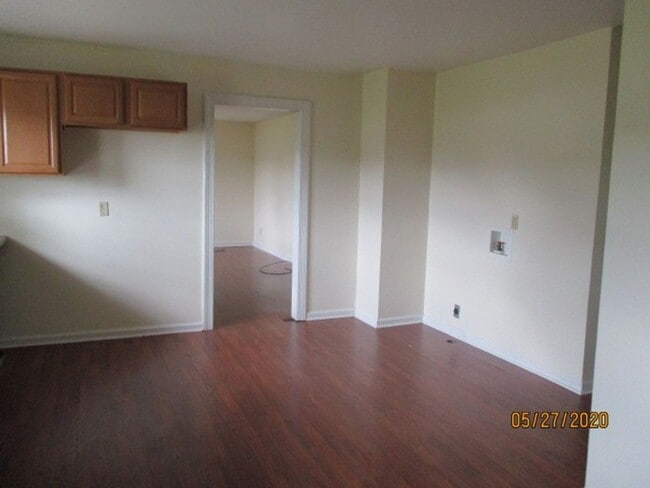 Photo - Country home that offers 3 bedrooms/1 bathroom