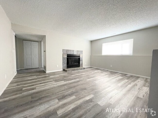 Building Photo - 4455 E Pikes Peak Ave Rental