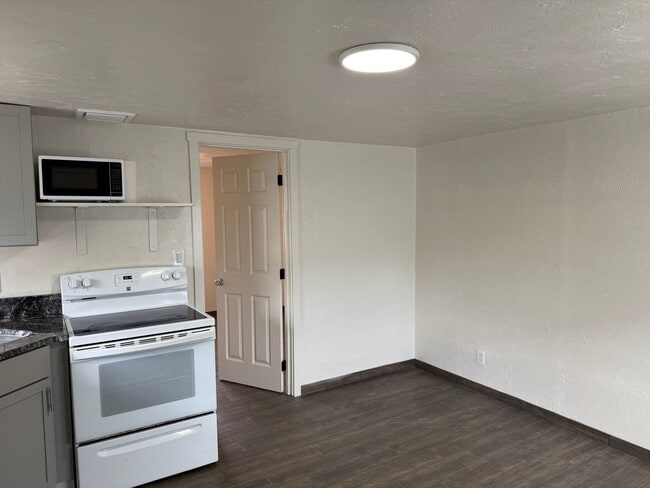 Photo - Updated 1 bedroom 1 bathroom ADU!