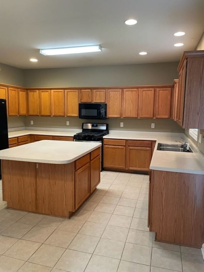 Photo - Spacious 4 Bedroom, 2.5 Bath Home in Brookmere West