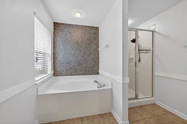 Photo - 112 Kildrummy Ct