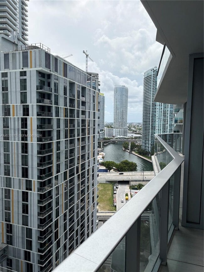 Photo - 77 SE 5th St Unidad 2108