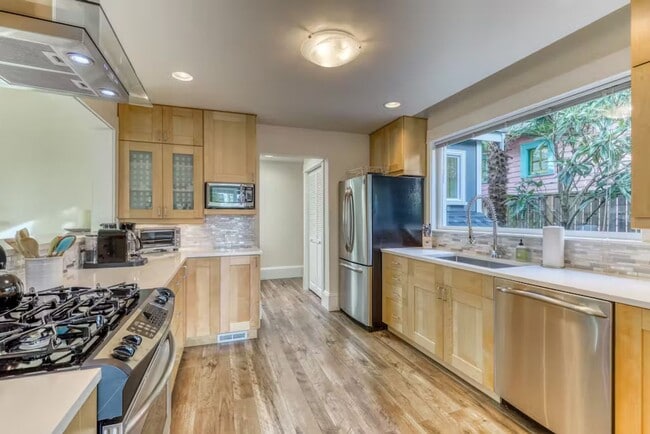 Photo - 2bd/1.75ba Seattle Home