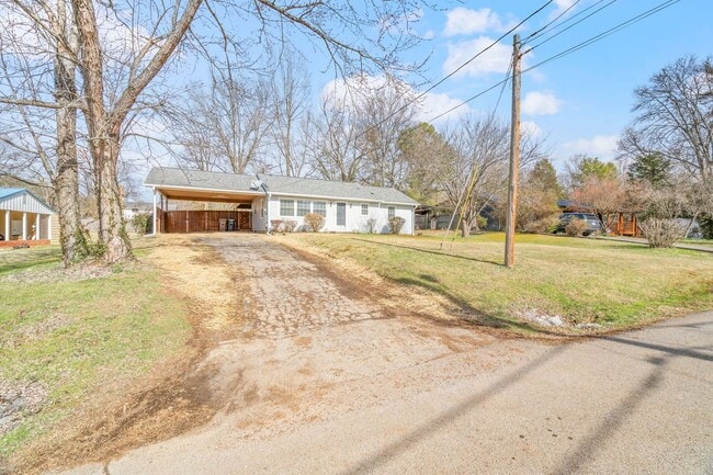 Photo - 331 Sarvis Dr
