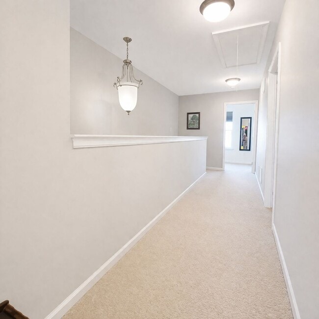 Photo - 3 bed 2.5 bath Townhome Available Now!