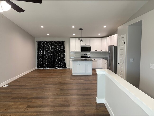 Photo - 1158 Marathon Dr