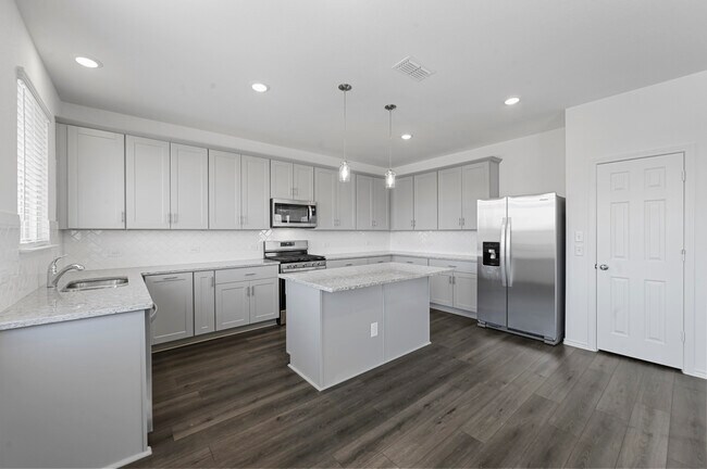 Photo - 606 Agarita Way