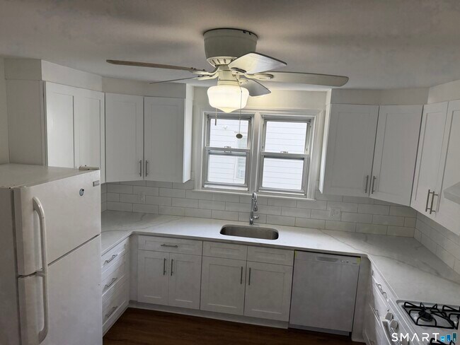 181 Fox St Unit 1