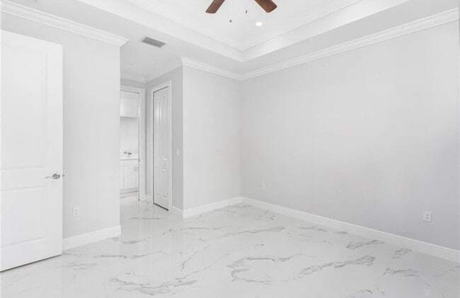 Photo - 808 37th Ave NW